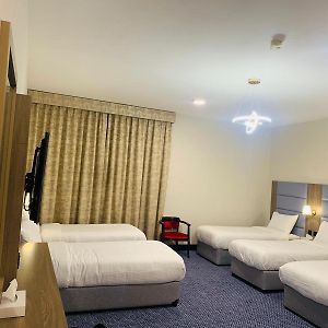Family Queen Room